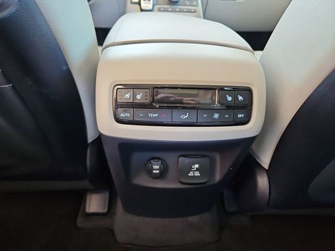 Used 2024 Hyundai Palisade Limited AWD/4WD image 32