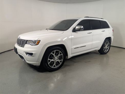 Used 2021 Jeep Grand Cherokee Overland image 3