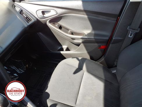 Used 2018 Ford Focus SEL w/ Cold Weather Package FWD image 23