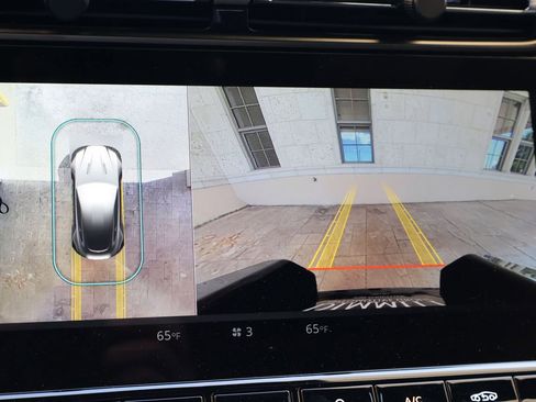 Certified 2022 Rolls-Royce Cullinan AWD/4WD image 24