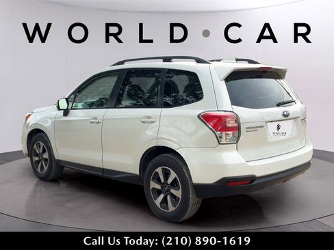 Used 2017 Subaru Forester 2.5i Premium w/ All-Weather Package image 10