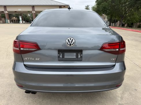 Used 2016 Volkswagen Jetta SE FWD image 6
