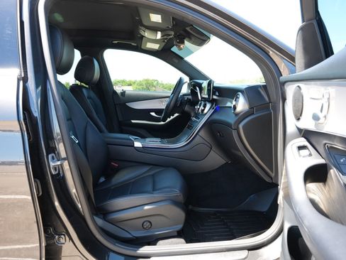 Used 2022 Mercedes-Benz GLC 300 image 27