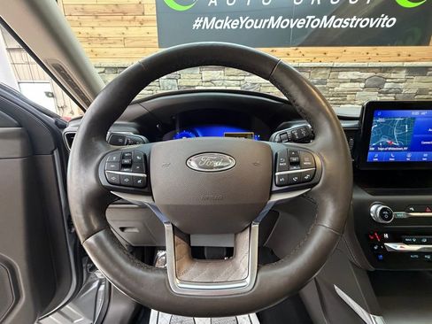 Used 2020 Ford Explorer Platinum image 17
