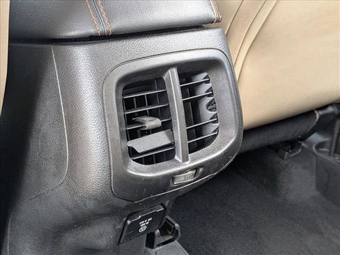 Used 2015 Jeep Cherokee Limited w/ Luxury Group image 19