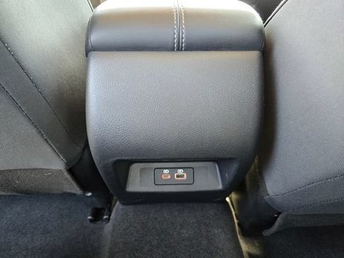 Used 2025 Nissan Altima 2.5 SV FWD image 12