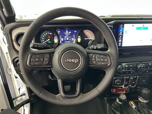 Used 2024 Jeep Wrangler Unlimited AWD/4WD image 13