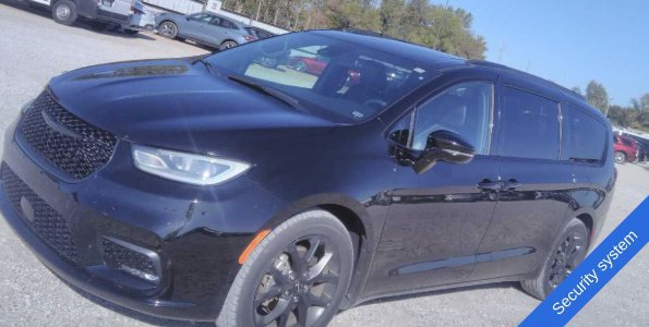 Used 2025 Chrysler Pacifica Limited FWD image 12