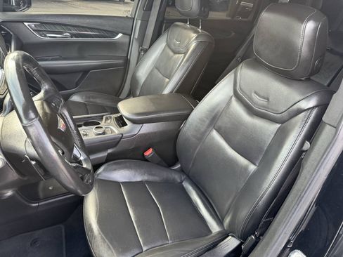 Used 2022 Cadillac XT6 Premium Luxury AWD/4WD image 18