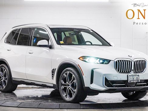 Used 2024 BMW X5 sDrive40i w/ Parking Assistance Package image 1