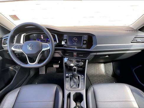 Certified 2024 Volkswagen Jetta SE image 15