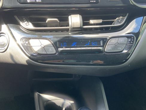 Used 2018 Toyota C-HR XLE image 21
