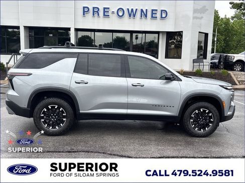 Used 2025 Chevrolet Traverse Z71 w/ Enhanced Driving Package AWD/4WD image 2