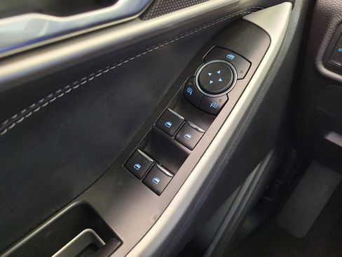 Used 2022 Ford Explorer XLT w/ Equipment Group 202A image 27