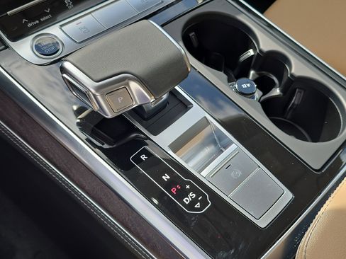 New 2025 Audi Q8 Premium Plus image 27