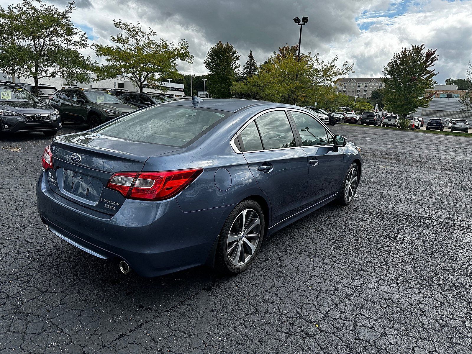 Used 2016 Subaru Legacy 3.6R Limited AWD/4WD image 3