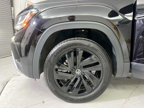 Used 2022 Volkswagen Atlas Cross Sport SE w/ Black Wheel Package AWD/4WD image 24