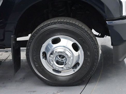 Used 2022 Ford F350 Platinum image 38