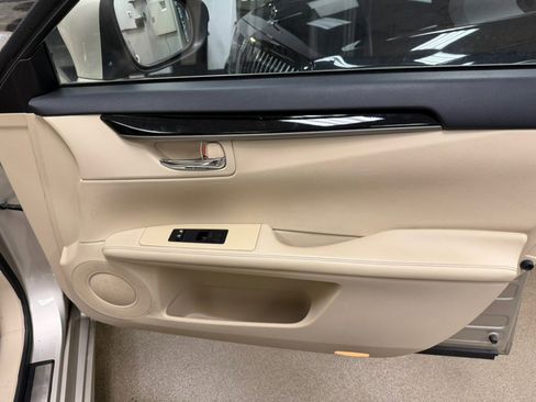 Used 2014 Lexus ES 350 image 31