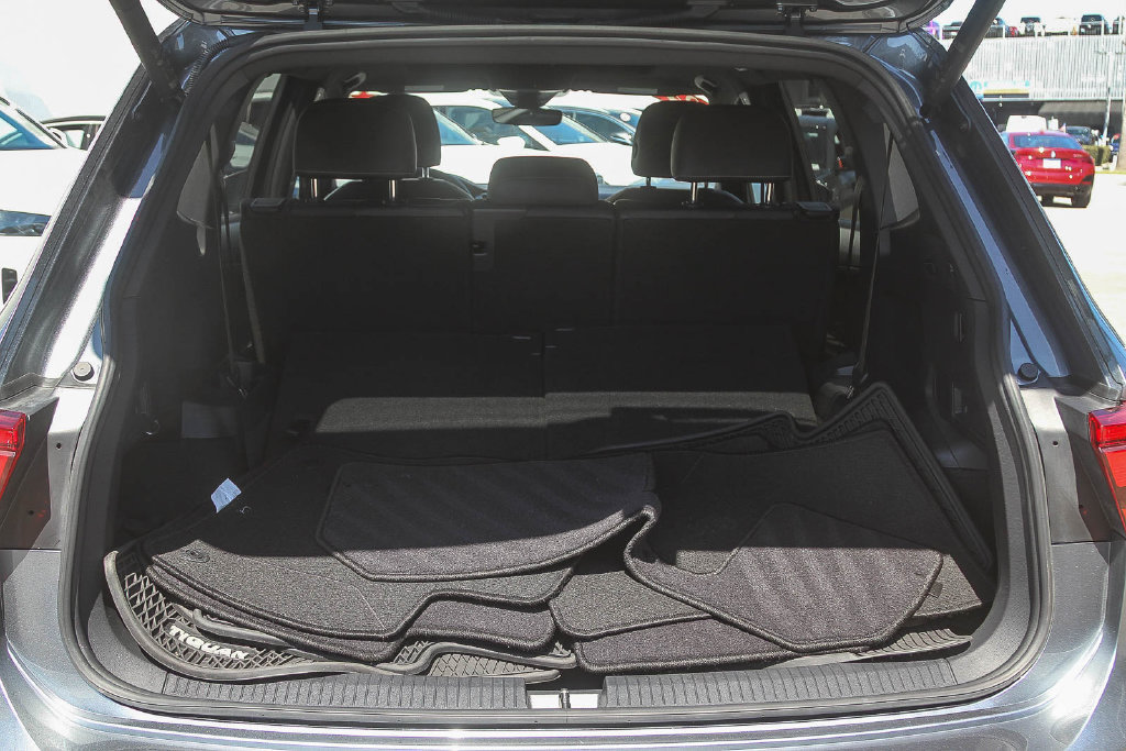 Used 2024 Volkswagen Tiguan SE R-Line FWD image 22