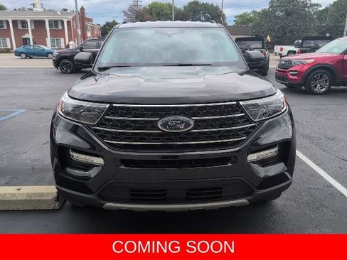 Used 2023 Ford Explorer XLT w/ Equipment Group 202A AWD/4WD image 2