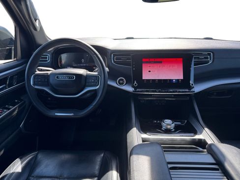 Used 2023 Jeep Wagoneer 2WD image 12