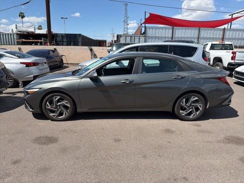 Used 2024 Hyundai Elantra Limited image 6