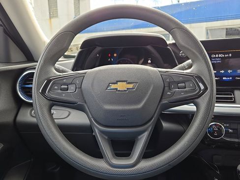 Used 2024 Chevrolet Trax LT image 24