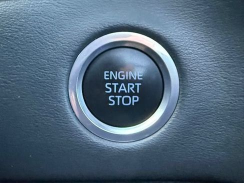 Used 2023 Toyota Tundra Platinum w/ Advanced Package AWD/4WD image 28