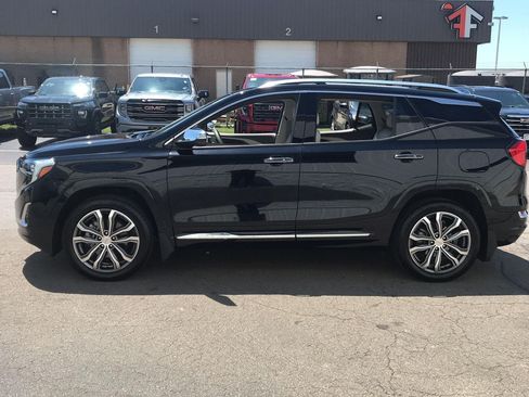 Used 2018 GMC Terrain Denali w/ Comfort Package AWD/4WD image 8