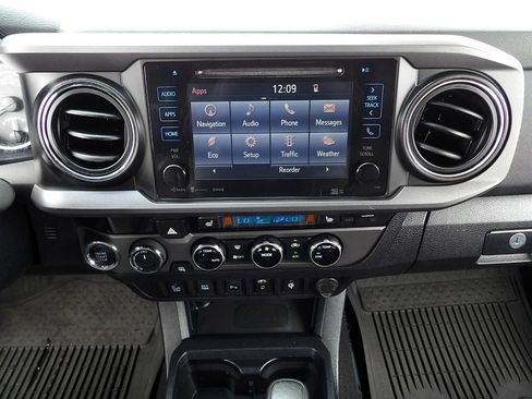 Used 2017 Toyota Tacoma TRD Pro image 18