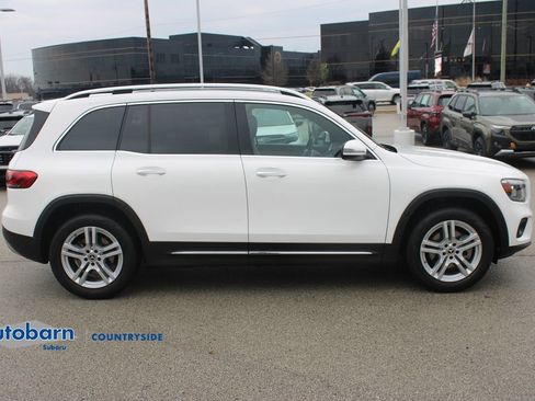 Used 2023 Mercedes-Benz GLB 250 4MATIC w/ Premium Package image 4