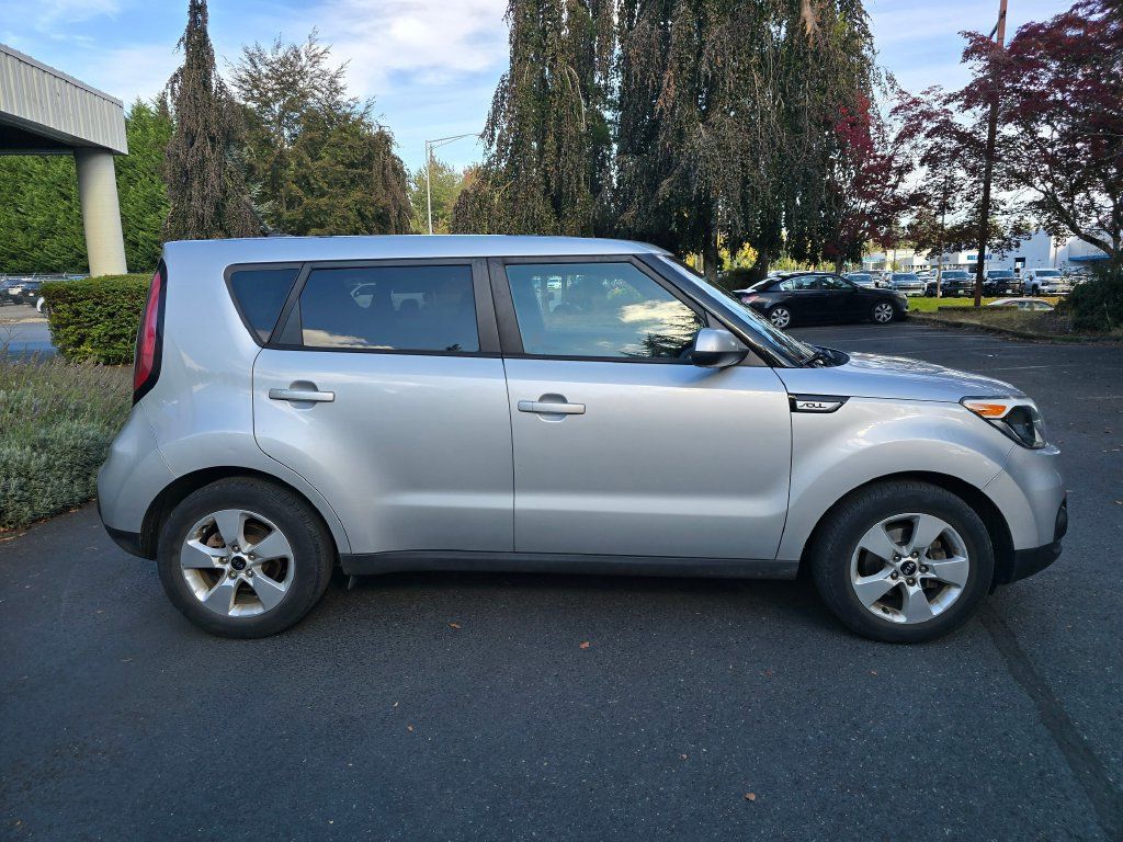 Used 2017 Kia Soul FWD image 3
