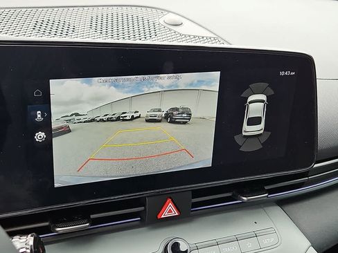 Used 2024 Hyundai Elantra Limited FWD image 18