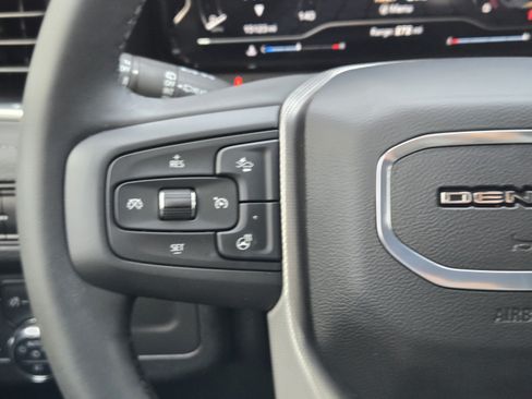 Used 2024 GMC Yukon Denali RWD image 25
