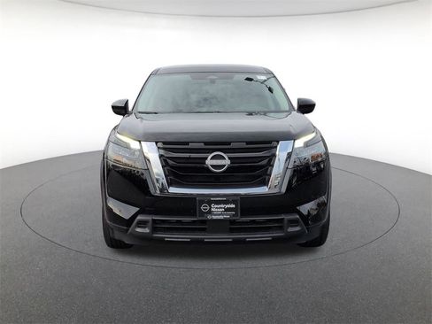Used 2024 Nissan Pathfinder S image 2