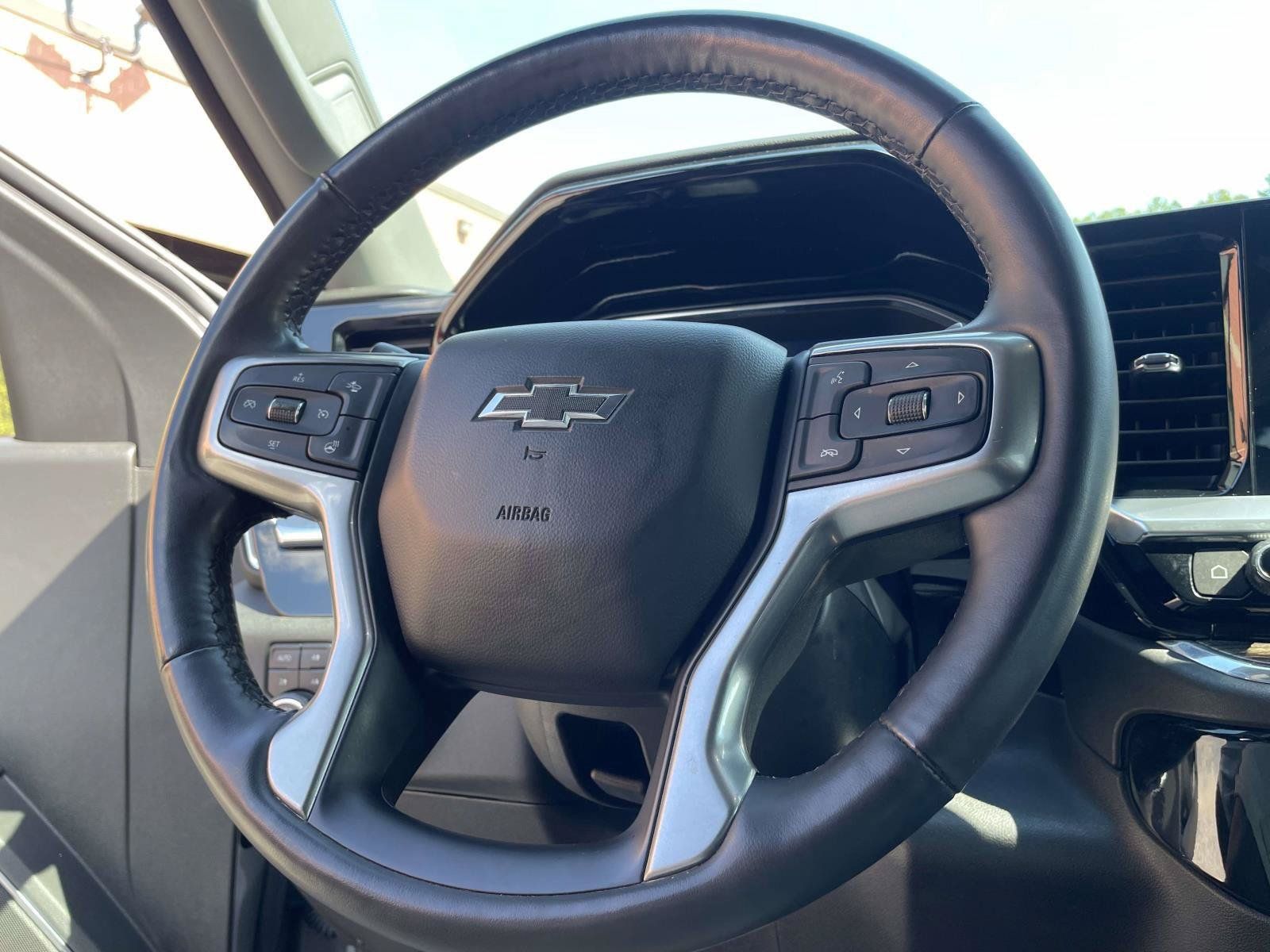 Used 2023 Chevrolet Silverado 1500 RST AWD/4WD image 18
