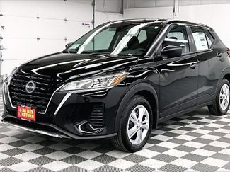 New 2025 Nissan Kicks Play S video 2