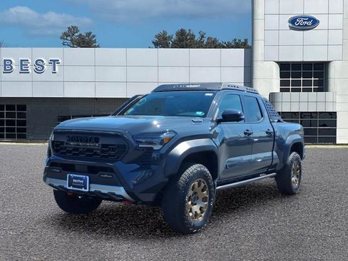 Used 2025 Toyota Tacoma 4x4 Double Cab Hybrid w/ Tow Tech Package image 9