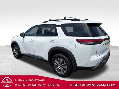 New 2026 Nissan Pathfinder SL FWD image 8