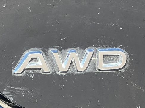 New 2026 Honda Pilot Touring image 2