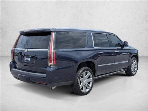 Used 2017 Cadillac Escalade ESV Premium Luxury RWD image 5