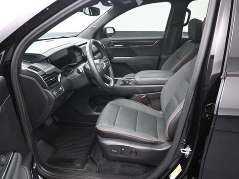 Used 2024 GMC Acadia AT4 w/ Luxury Package AWD/4WD image 9