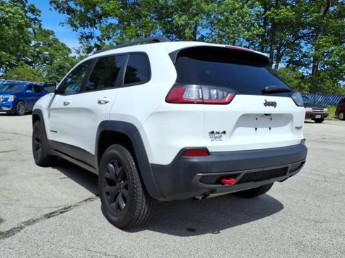 Used 2019 Jeep Cherokee Trailhawk w/ Comfort & Convenience Group AWD/4WD image 17