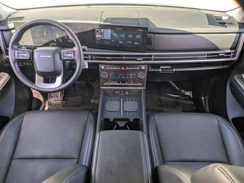 Used 2025 Hyundai Santa Fe SEL FWD image 25