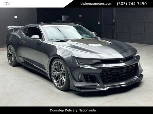 Used 2018 Chevrolet Camaro ZL1 RWD image 8