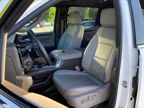 Used 2025 GMC Sierra 1500 SLT w/ SLT Premium Plus Package image 8