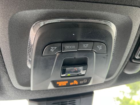 Certified 2025 Toyota Corolla SE FWD image 5
