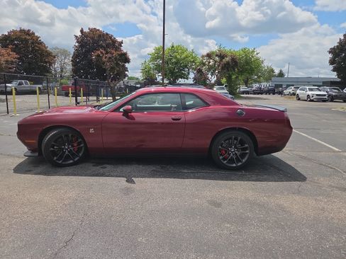 Used 2022 Dodge Challenger R/T Scat Pack w/ Plus Package RWD image 12