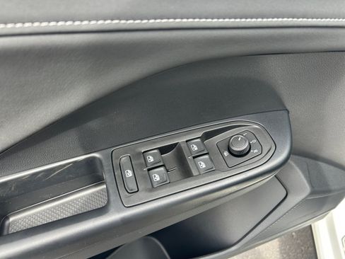 New 2026 Volkswagen Taos SE FWD image 13